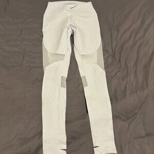 Alo White Coast Leggings Size Medium